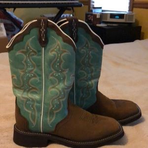 Girls/women’s Justin cowboy boots
